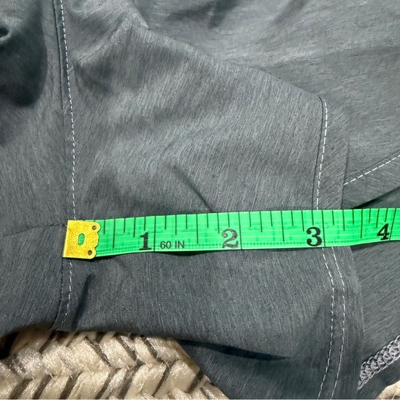 Under Armour Grey Heatgear Loose Running Shorts - Picture 8 of 8